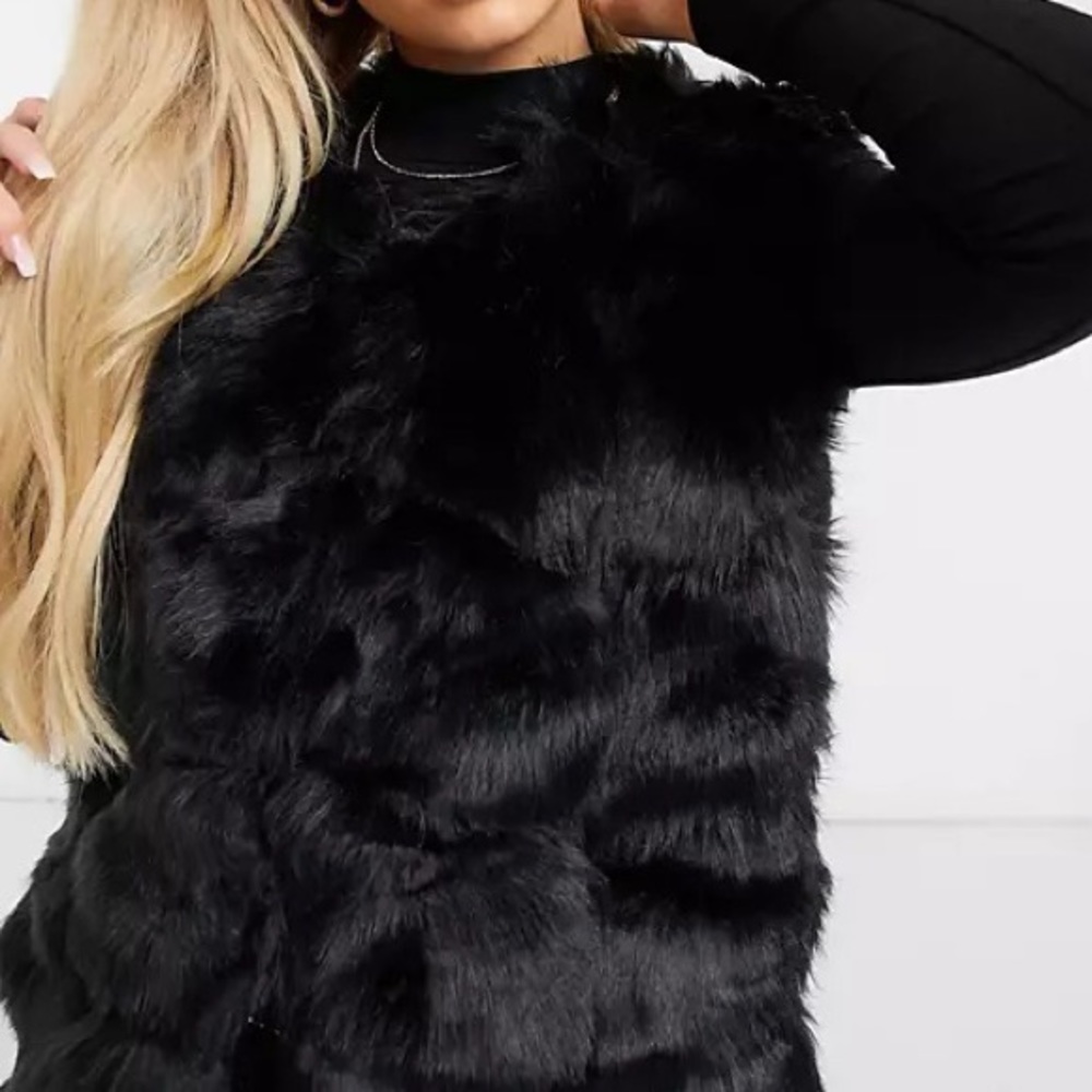 NEW Faux fur vest, Size Small